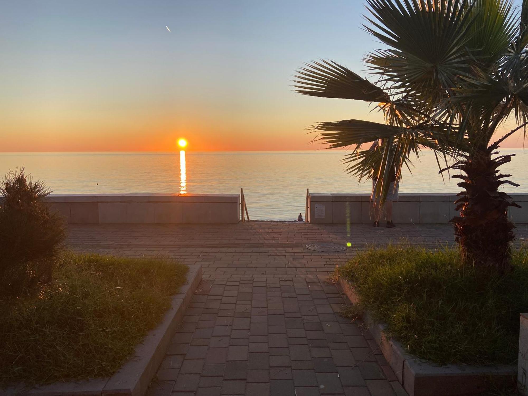 La Vie En Rose Hotel Kobuleti Exterior photo